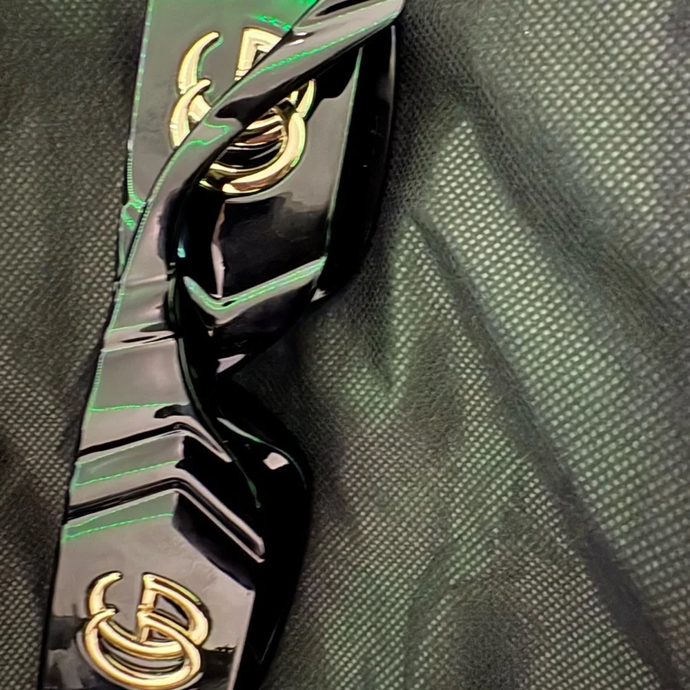 Gucci Black Glasses with Sleek Design